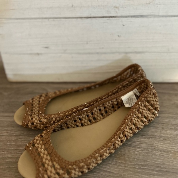 Old Navy Brown Woven Flats - Picture 3 of 6